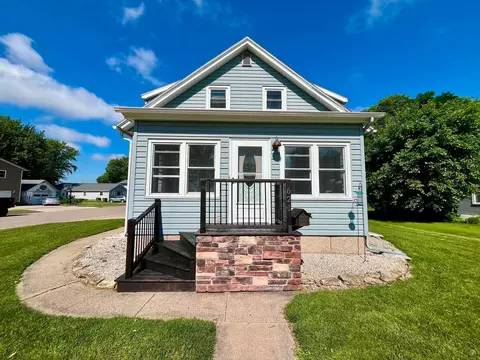 621 Dallas St, Sauk City, WI 53583