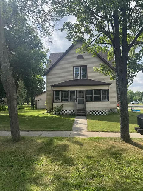 202 S Walker St, Wautoma, WI 54982