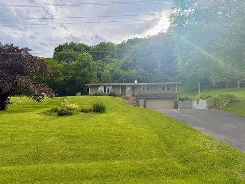 26160 Arnell Dr, Richland Center, WI 53581
