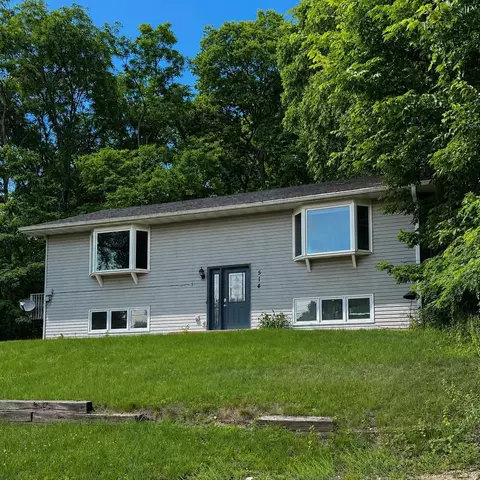 514 9th Ave, Baraboo, WI 53913