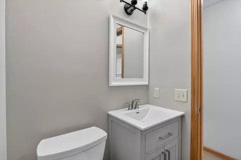 Bath - 215 Roosevelt Ave, Beloit, WI 53511 photo 1 of 3