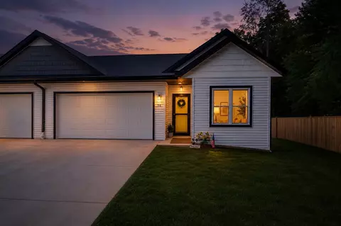602 E Madison Ave #36, Milton, WI 53563