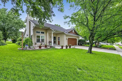 610 Nordic Trl, Stoughton, WI 53589