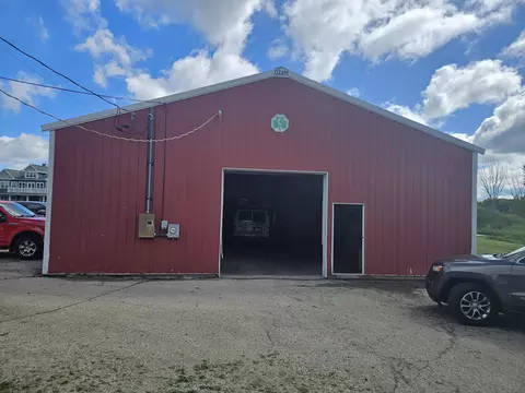 Exterior - 6904 E Buckeye Rd, Madison, WI 53718 photo 5 of 7
