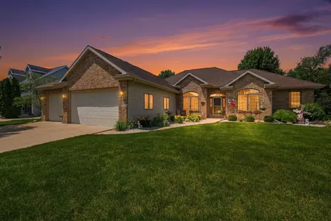738 Weald Bridge Rd, Cottage Grove, WI 53527
