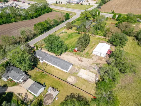 View/Area - 972 E Philhower Rd, Beloit, WI 53511 photo 3 of 4