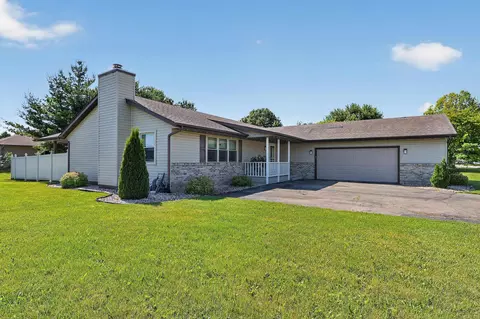 3179 S Davis Dr, Beloit, WI 53511