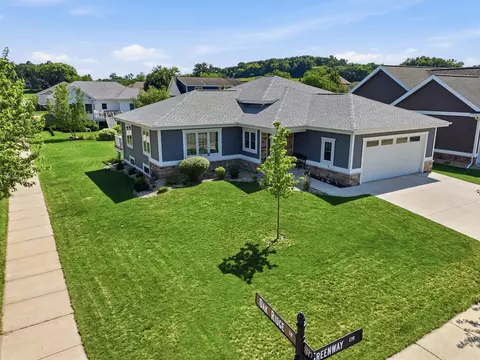 233 Greenway Cir, Deerfield, WI 53531