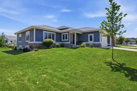 233 Greenway Cir, Deerfield, WI 53531