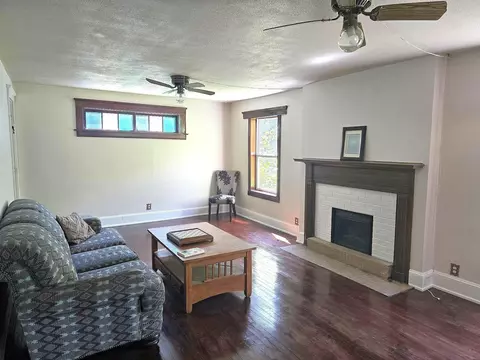 Living - 2467 S Riverside Dr, Beloit, WI 53511 photo 2 of 4