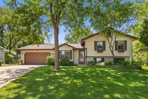 1036 Villa Cir, Sun Prairie, WI 53590