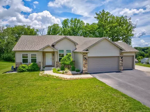 932 E Lauderdale Ct, Edgerton, WI 53534
