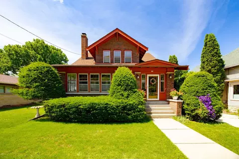 710 S Main St, Janesville, WI 53545