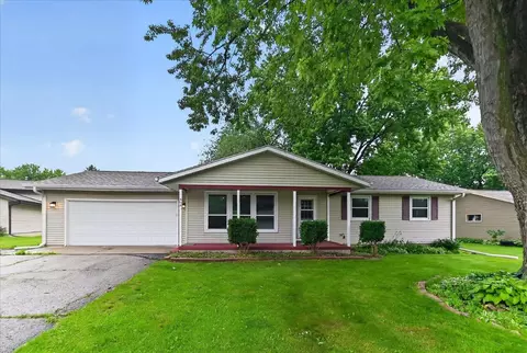 494 Hyland Dr, Stoughton, WI 53589