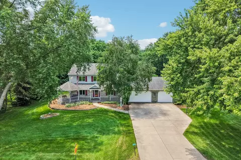 6443 Hickory Ln, Waunakee, WI 53597