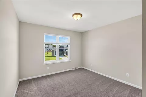 Bedroom - 4085 Bear Tree Pkwy, Deforest, WI 53532 photo 1 of 6