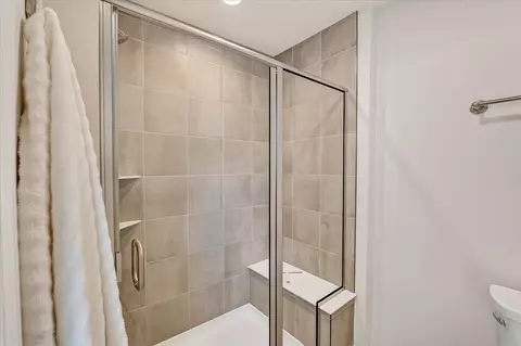 Bath - 4085 Bear Tree Pkwy, Deforest, WI 53532 photo 3 of 4