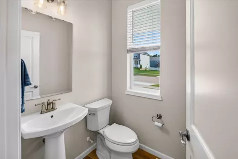Bath - 4085 Bear Tree Pkwy, Deforest, WI 53532 photo 1 of 4