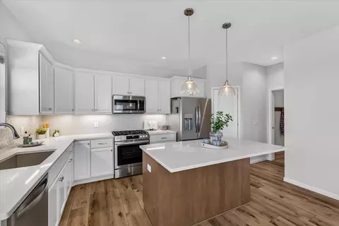 Kitchen - 4085 Bear Tree Pkwy, Deforest, WI 53532 photo 1 of 4