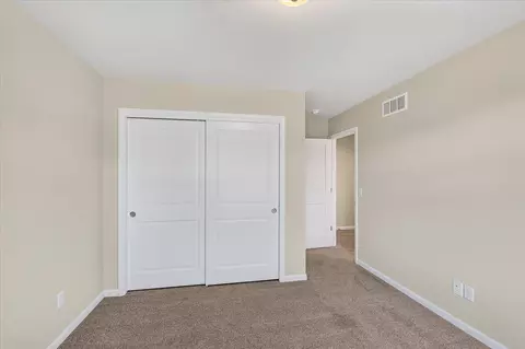 Bedroom - 4085 Bear Tree Pkwy, Deforest, WI 53532 photo 2 of 6