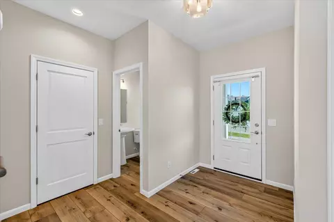 Entry Way - 4085 Bear Tree Pkwy, Deforest, WI 53532 photo 2 of 5