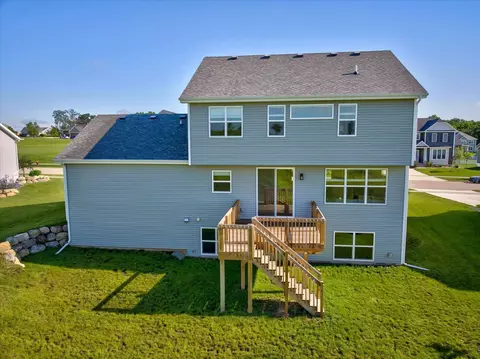 Exterior - 4085 Bear Tree Pkwy, Deforest, WI 53532 photo 4 of 8