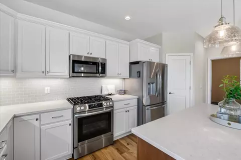 Kitchen - 4085 Bear Tree Pkwy, Deforest, WI 53532 photo 4 of 4