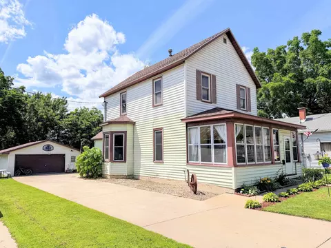 211 S Prairie St, Prairie Du Chien, WI 53821