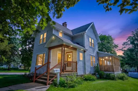 572 N Monroe St, Waterloo, WI 53594