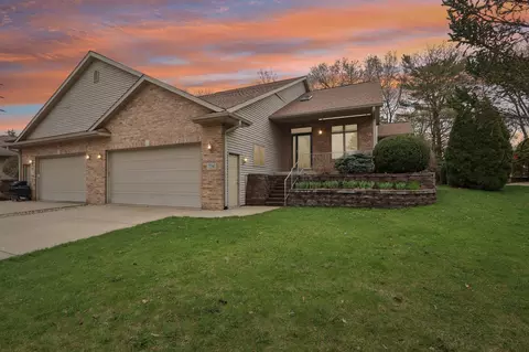 734 8th St, Prairie Du Sac, WI 53578
