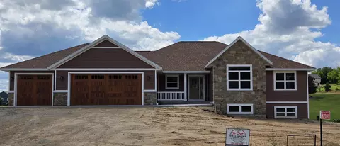 N7091 Still Point Trail, Pardeeville, WI 53954