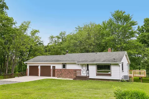 w1152 Fox Road, Columbus, WI 53925