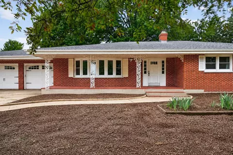 726 Rockshire Dr, Janesville, WI 53546
