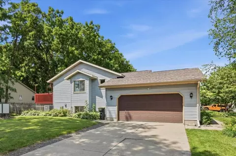 699 Robin Dr, Sun Prairie, WI 53590