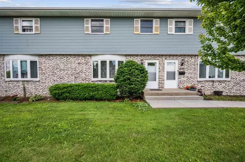 1307 Sunfield St, Sun Prairie, WI 53590