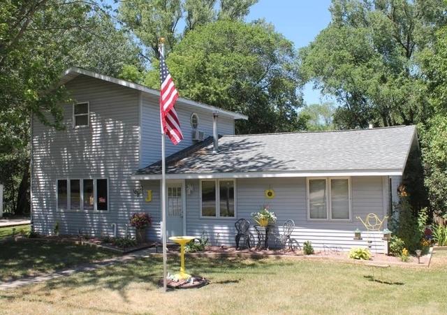 105 E Park St, Montello, WI 53949