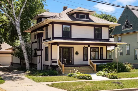 119 Garfield Ave, Evansville, WI 53536