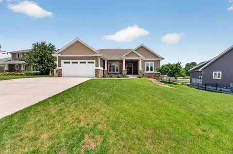 280 Drumlin Cir, Oregon, WI 53575