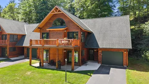 55 Bowman Rd #323, Wisconsin Dells, WI 53965