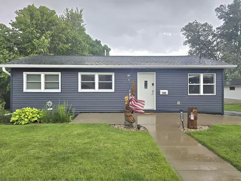 545 Jewett St, Platteville, WI 53818