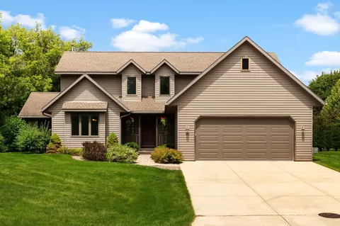 22 Stacy Ln, Madison, WI 53716