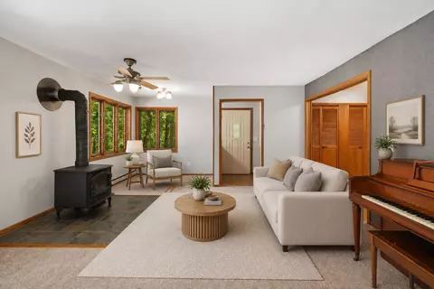 Living - w10020 Olson Road, Poynette, WI 53955 photo 3 of 4