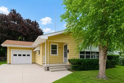 115 Emmett St, Portage, WI 53901