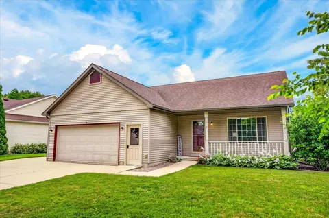 912 Vista Ridge Dr, Mount Horeb, WI 53572