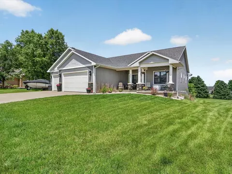 541 Rimrock Rd, Janesville, WI 53548