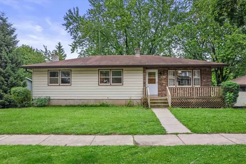 136 Taylor St, Cottage Grove, WI 53527