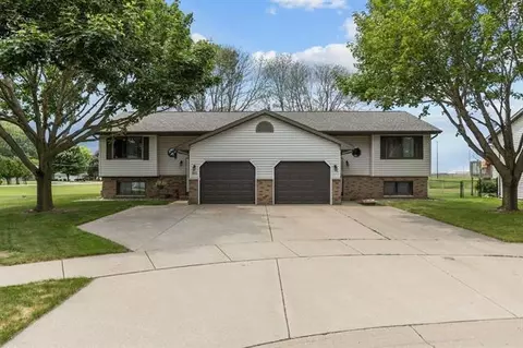 3735-3737 Western Ct, Oshkosh, WI 54901