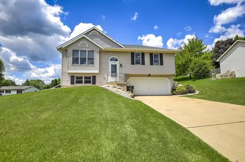 103 Victoria Ln, Barneveld, WI 53507