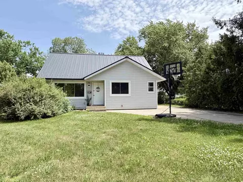 314 Monroe St, Sauk City, WI 53583