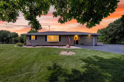 3898 Old Stone Rd, Oregon, WI 53575